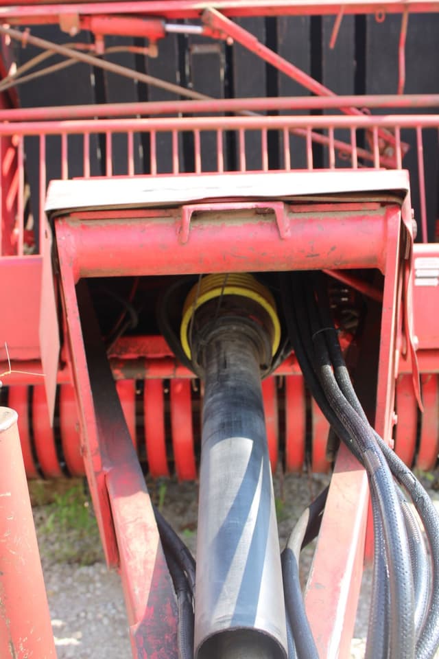 Image of Massey Ferguson 1565 equipment image 4