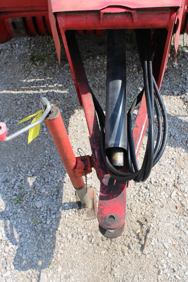 Image of Massey Ferguson 1565 equipment image 3