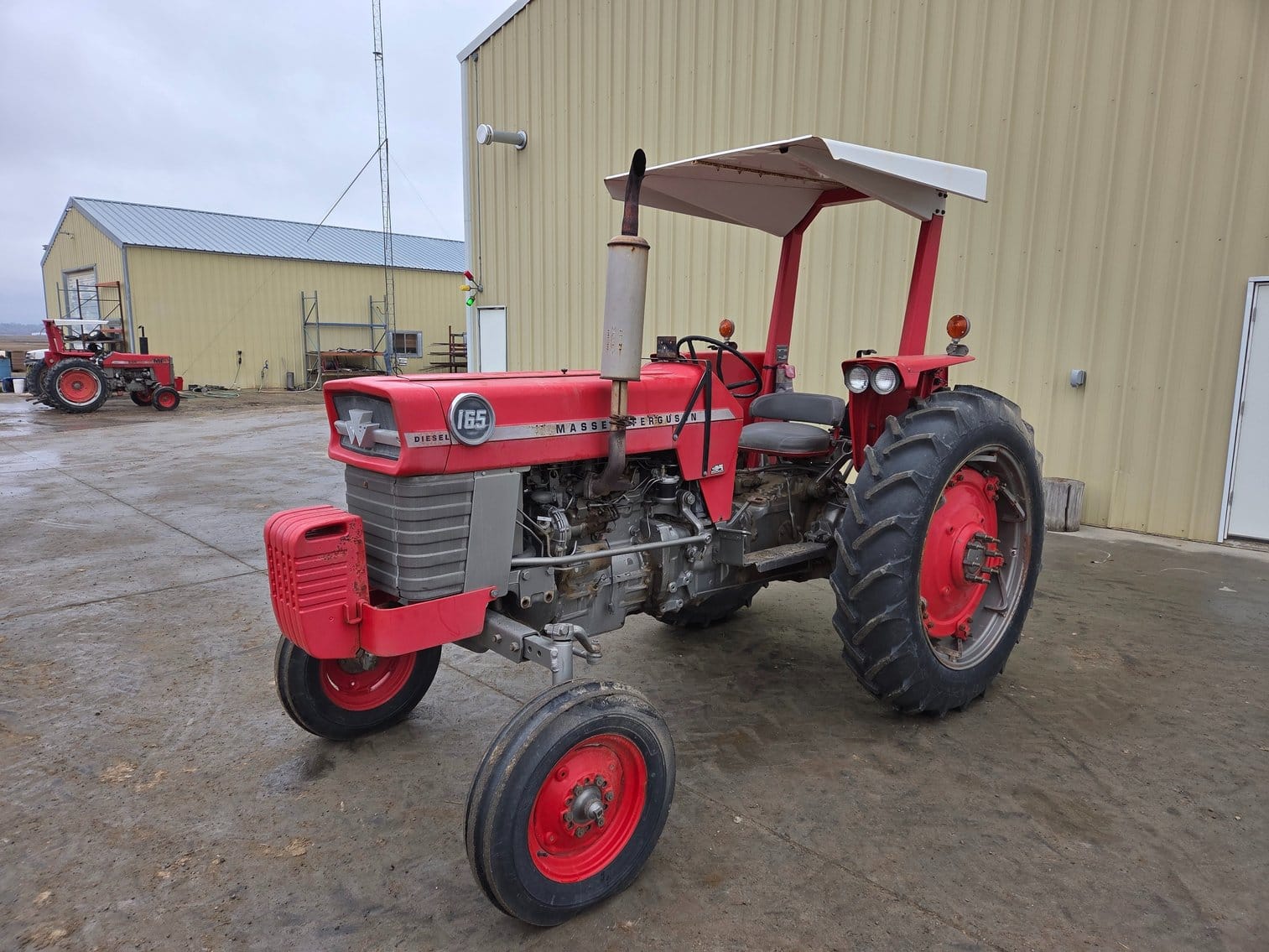 Massey Ferguson 165 Equipment Image0