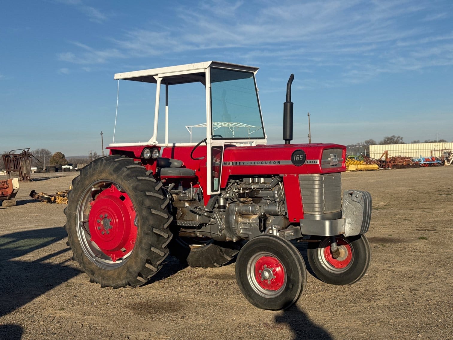 Massey Ferguson 165 Equipment Image0