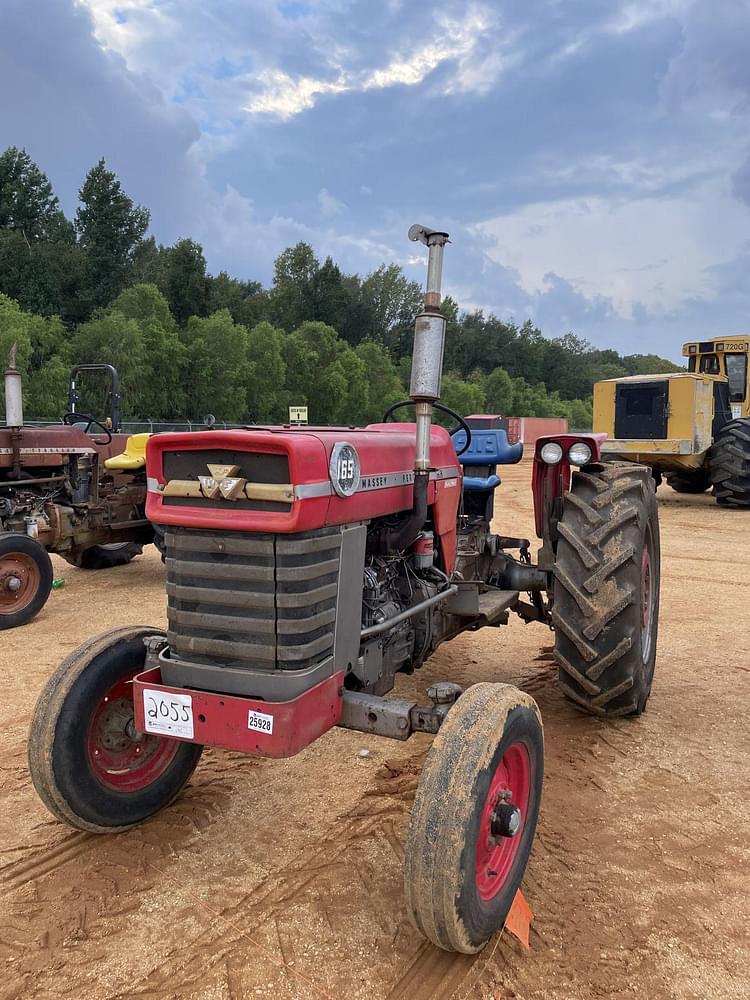 Massey Ferguson 165 Equipment Image0