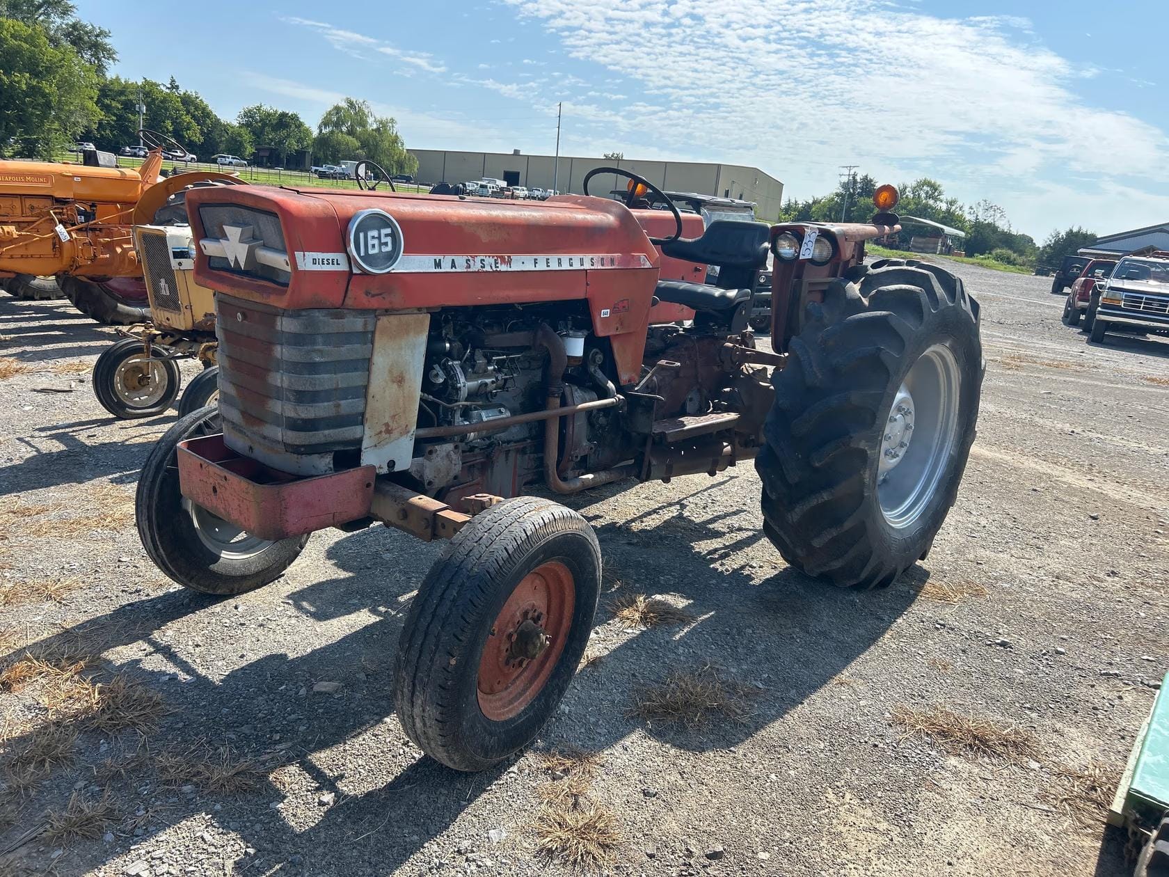 Massey Ferguson 165 Equipment Image0