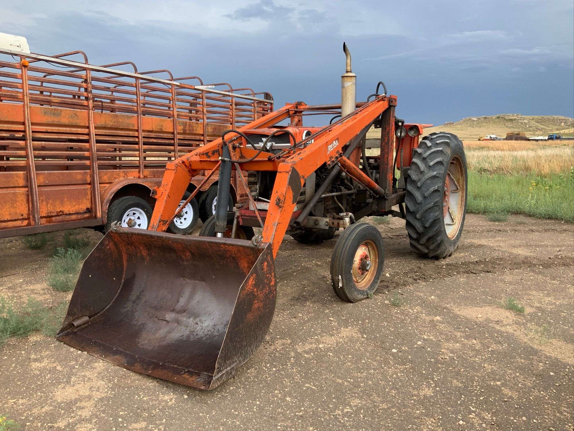 Massey Ferguson 165 Equipment Image0