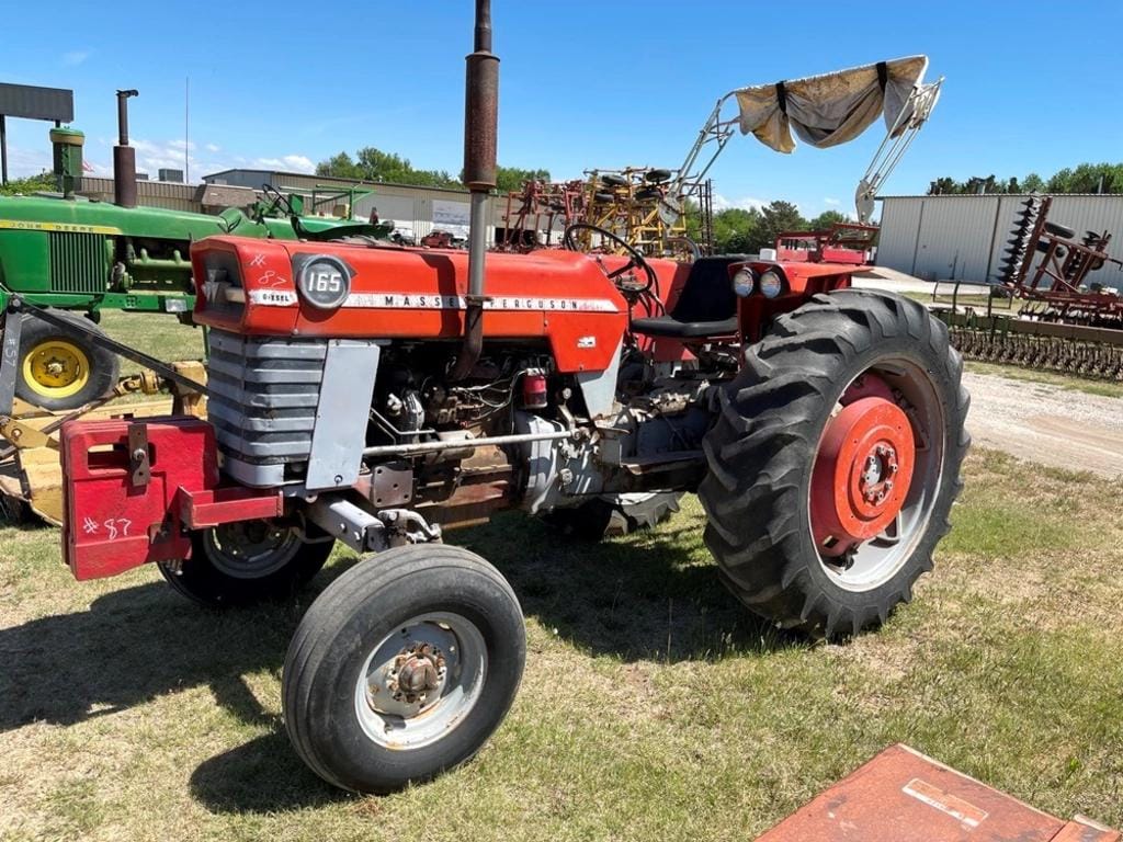 Massey Ferguson 165 Equipment Image0