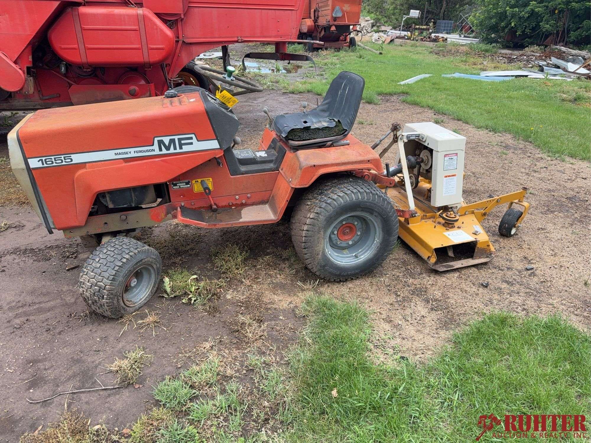 Massey Ferguson 1655 Equipment Image0