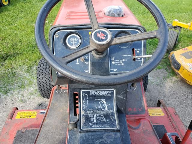 Image of Massey Ferguson 1655 equipment image 4