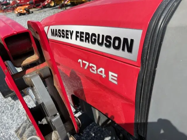 Image of Massey Ferguson 1734 equipment image 2