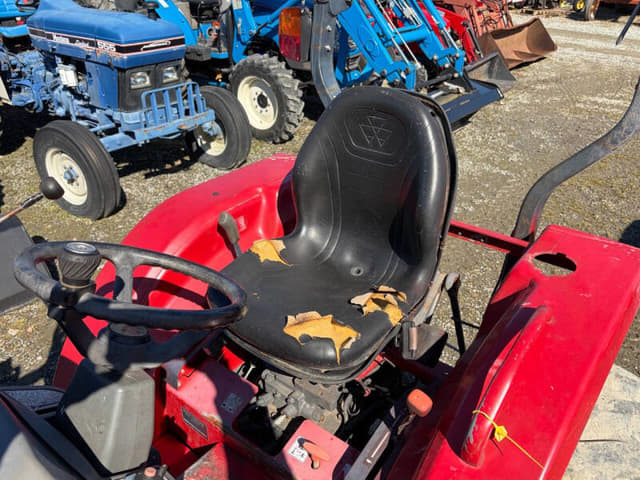 Image of Massey Ferguson 1734E equipment image 3