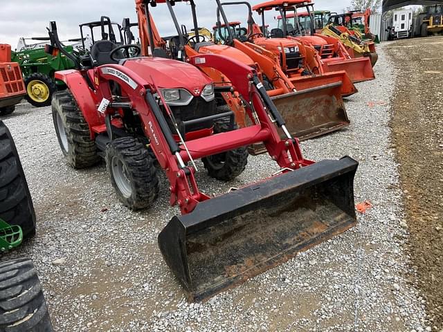 Image of Massey Ferguson 1735 equipment image 1