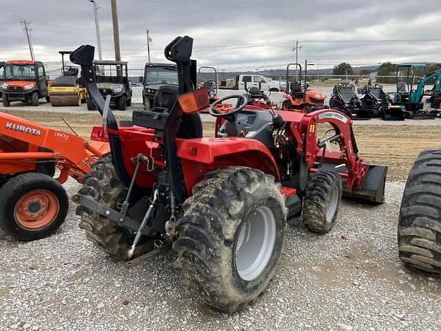 Image of Massey Ferguson 1735 equipment image 2