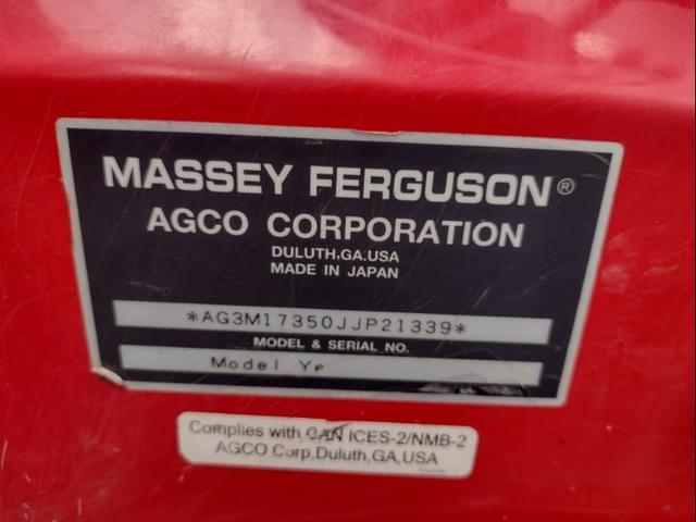 Image of Massey Ferguson 1735M equipment image 4