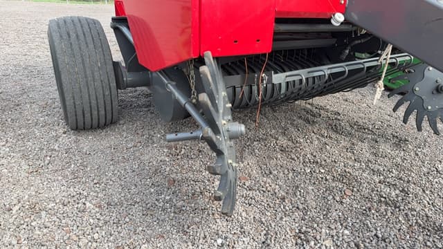 Image of Massey Ferguson 1745 equipment image 2