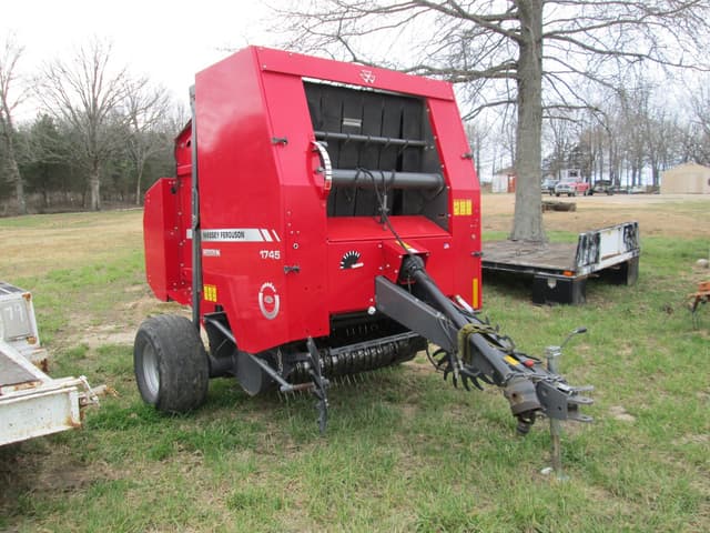 Image of Massey Ferguson 1745 equipment image 1