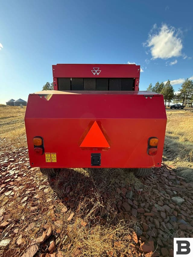 Image of Massey Ferguson 1745 equipment image 4