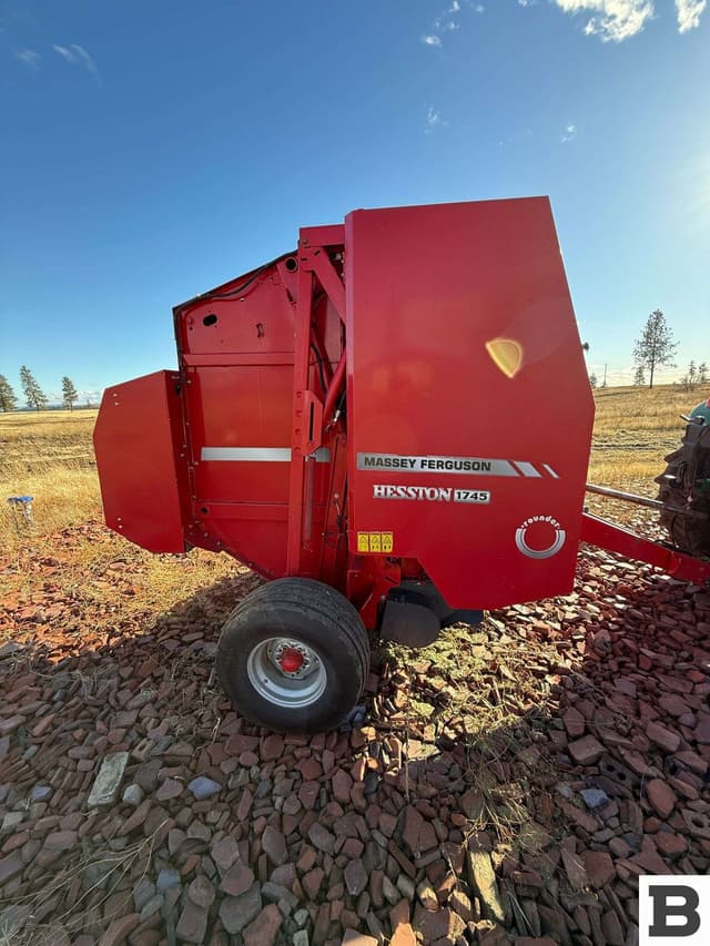 Image of Massey Ferguson 1745 equipment image 3