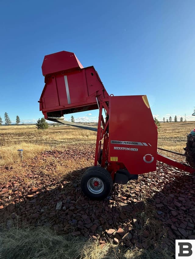 Image of Massey Ferguson 1745 equipment image 1
