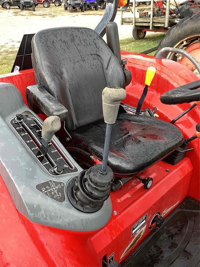 Image of Massey Ferguson 1749 equipment image 3