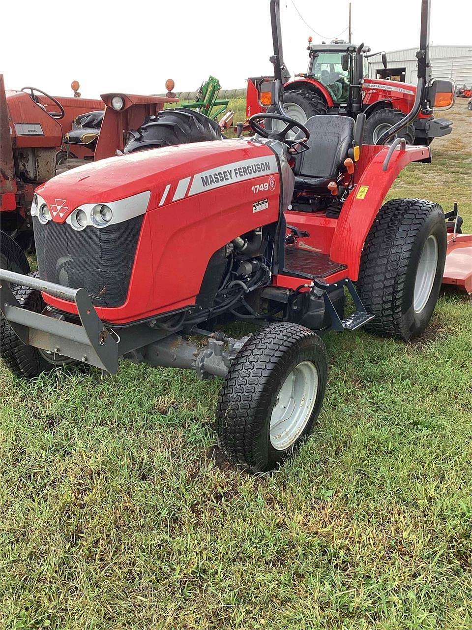 Image of Massey Ferguson 1749 Primary image