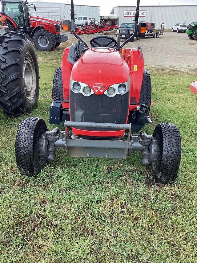 Image of Massey Ferguson 1749 equipment image 1