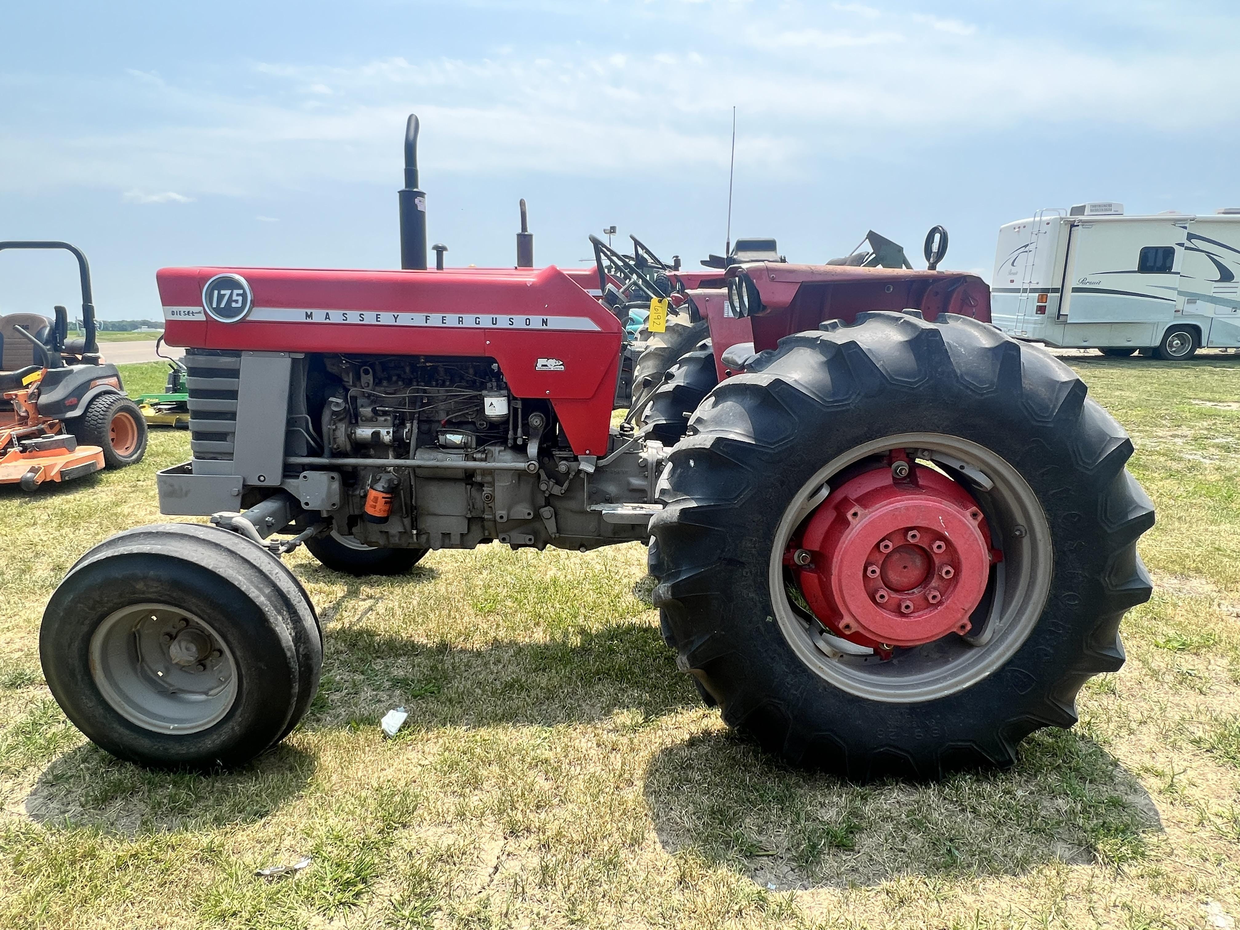 Main image Massey Ferguson 175