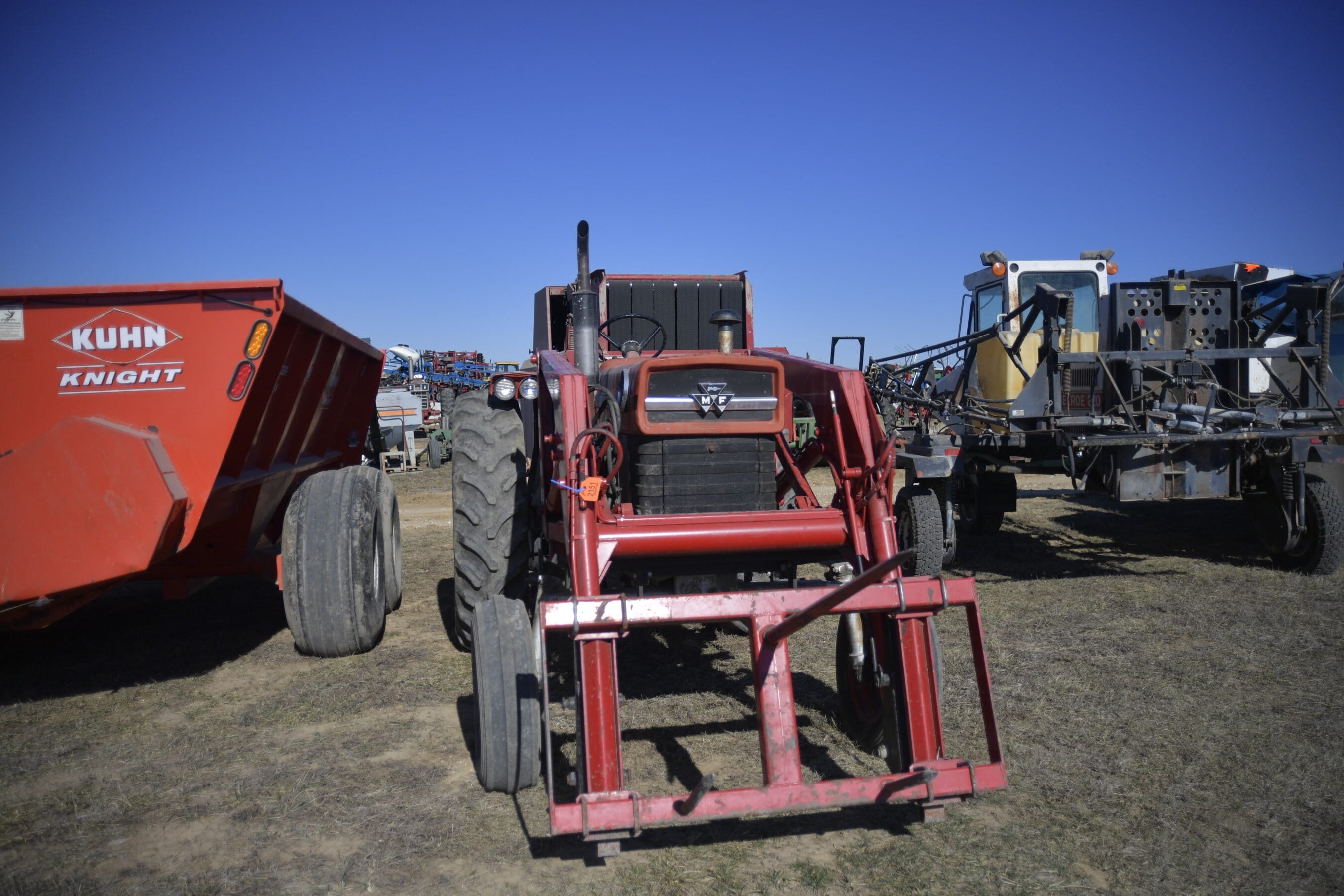 Massey Ferguson 180 Equipment Image0