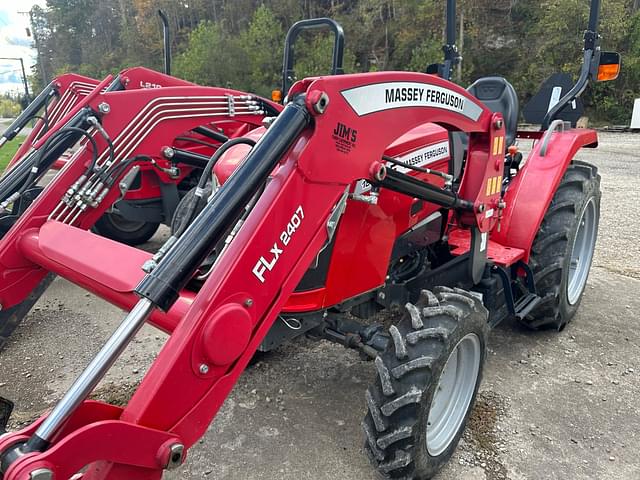 Image of Massey Ferguson 1835E equipment image 4