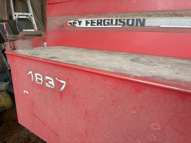Image of Massey Ferguson 1837 equipment image 2