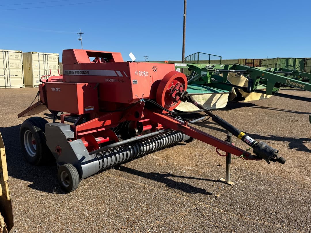 Image of Massey Ferguson 1837 Primary image