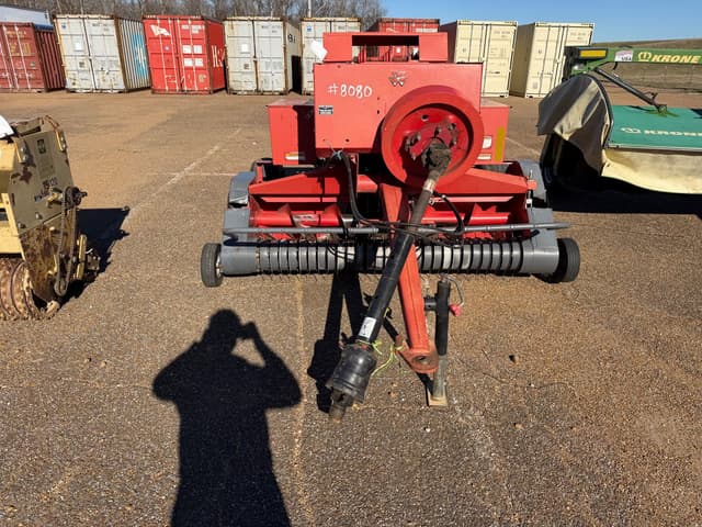 Image of Massey Ferguson 1837 equipment image 2