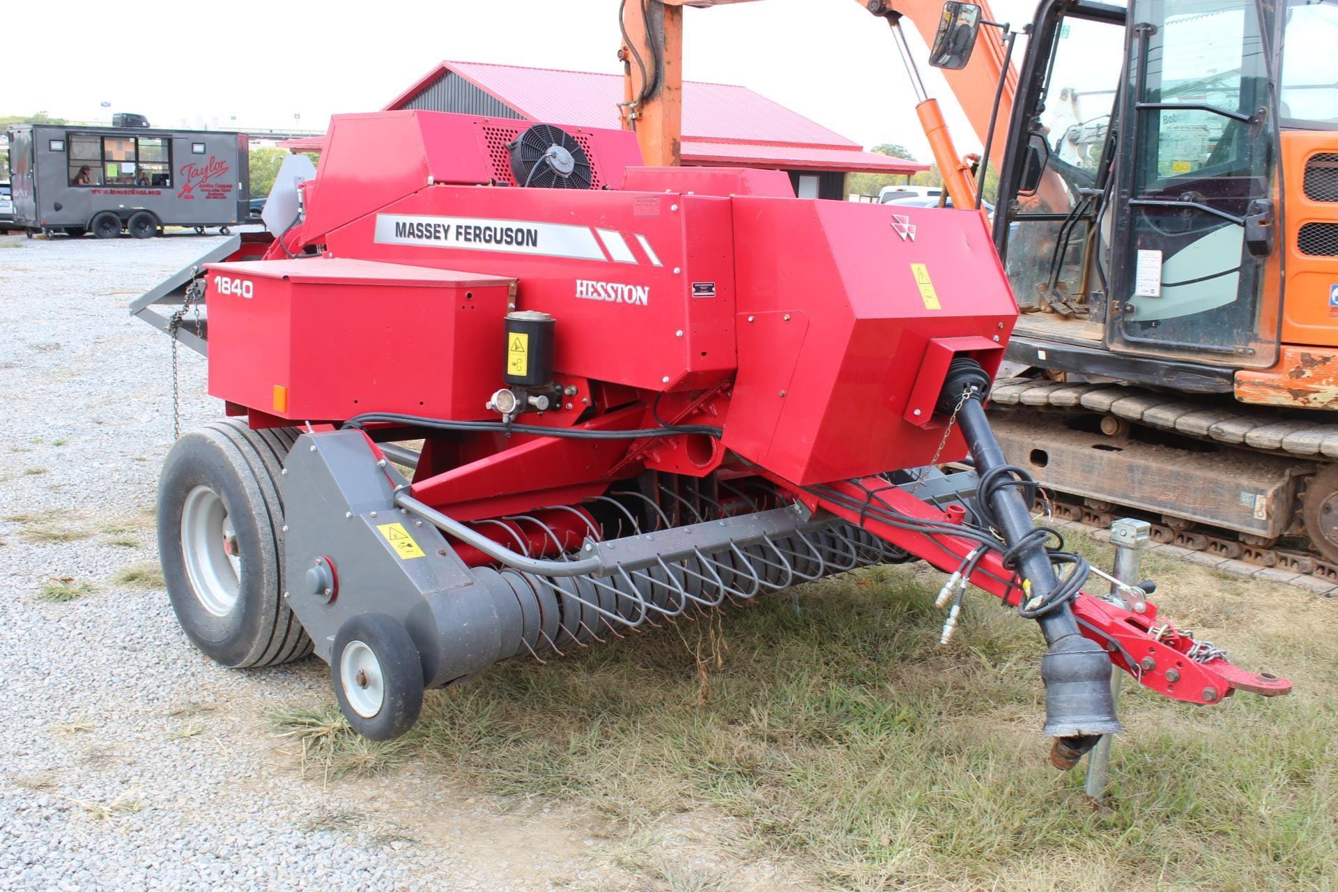 Massey Ferguson 1840 Equipment Image0