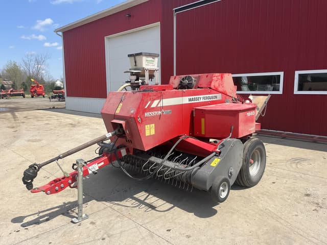 Image of Massey Ferguson 1840 equipment image 3