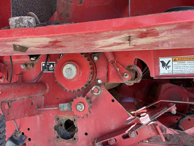 Image of Massey Ferguson 1840 equipment image 2