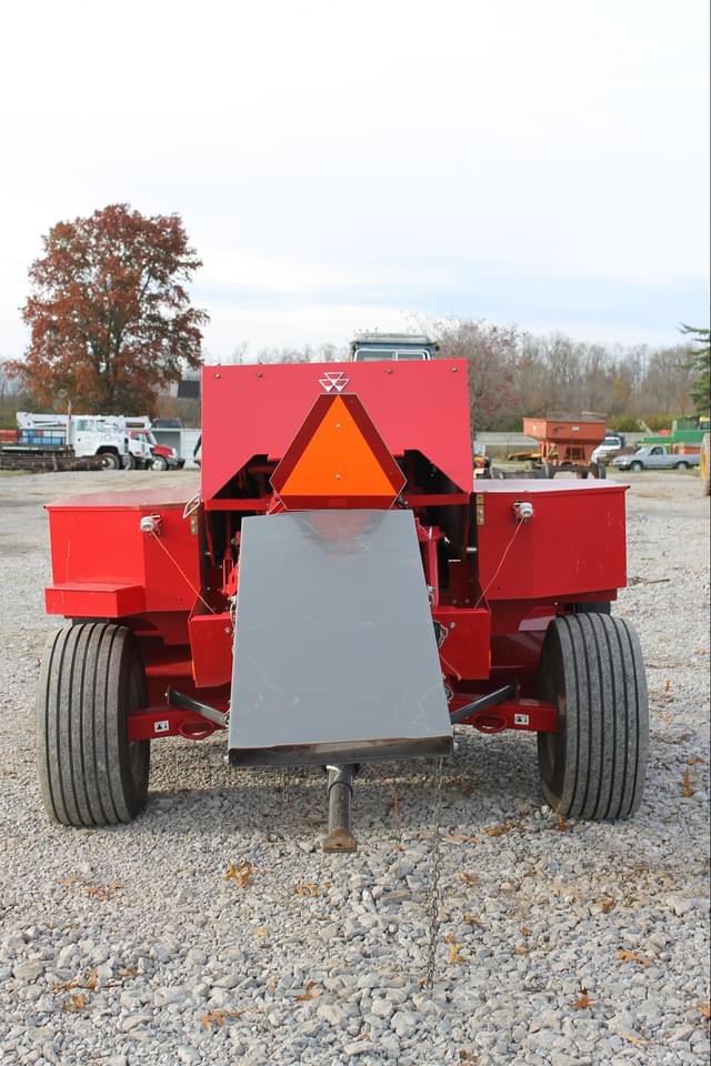 Image of Massey Ferguson 1840 equipment image 3