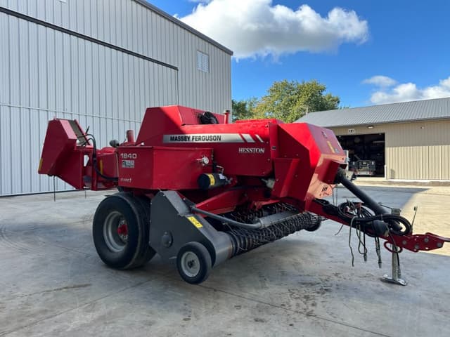 Image of Massey Ferguson 1840 equipment image 3