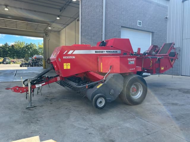 Image of Massey Ferguson 1840 equipment image 1