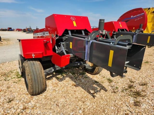 Image of Massey Ferguson 1840 equipment image 4