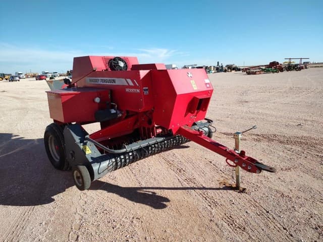 Image of Massey Ferguson 1840 equipment image 3