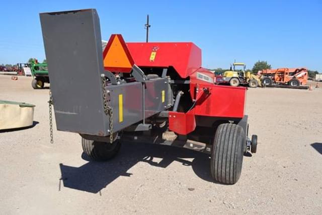 Image of Massey Ferguson 1840 equipment image 3