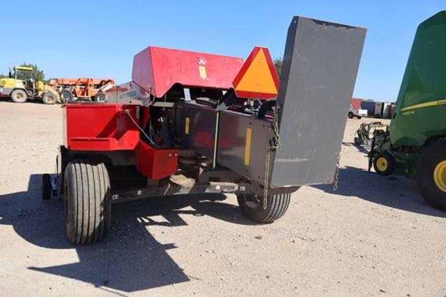Image of Massey Ferguson 1840 equipment image 4
