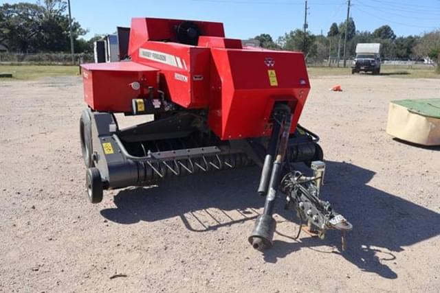 Image of Massey Ferguson 1840 equipment image 1