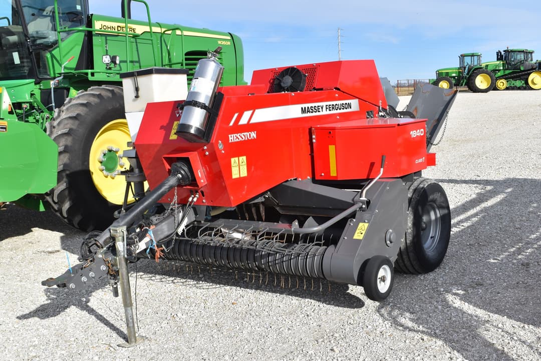 Image of Massey Ferguson 1840 Primary image