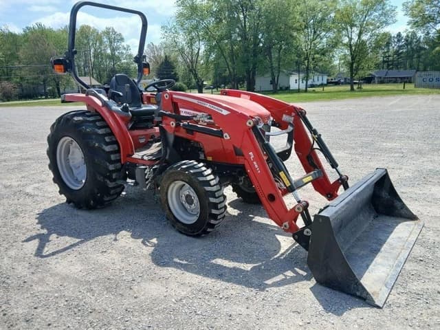 Image of Massey Ferguson 1840M equipment image 2