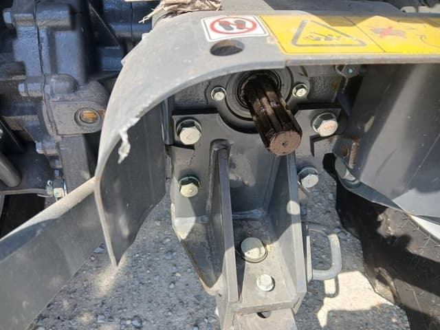 Image of Massey Ferguson 1840M equipment image 4