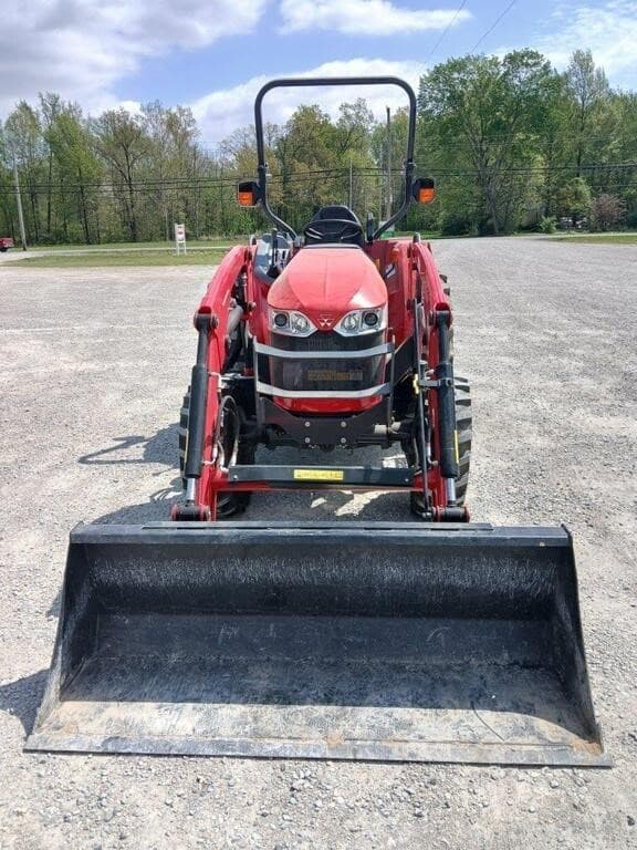 Image of Massey Ferguson 1840M equipment image 1