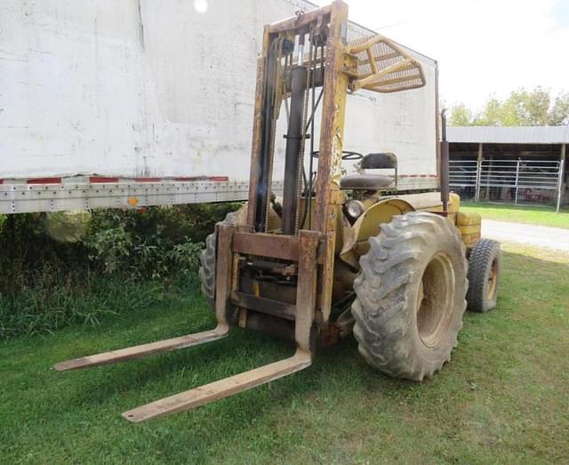 Image of Massey Ferguson 202 equipment image 2