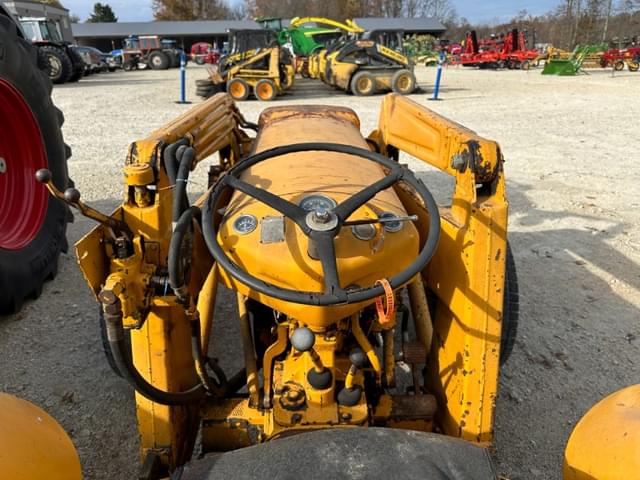 Image of Massey Ferguson 202 equipment image 4