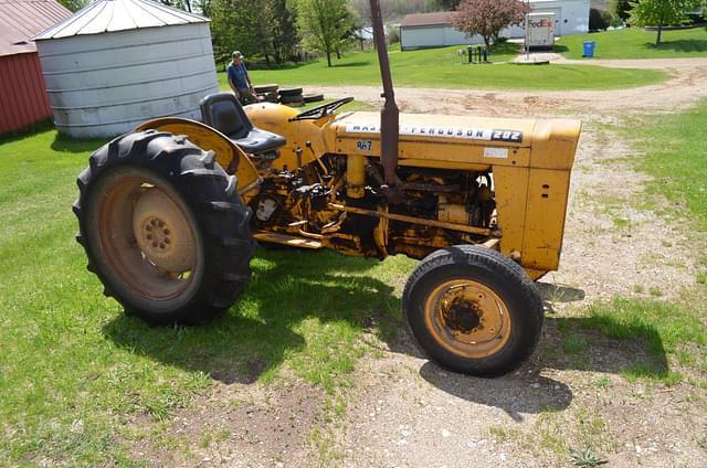 Image of Massey Ferguson 202 equipment image 3