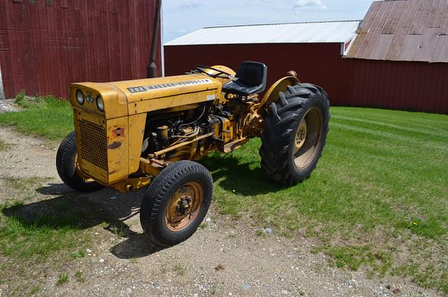 Image of Massey Ferguson 202 equipment image 1