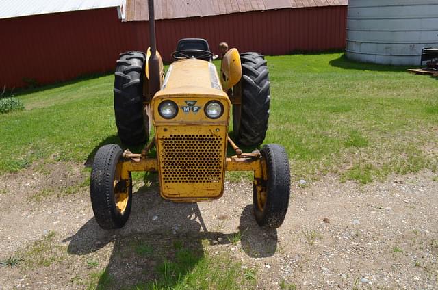 Image of Massey Ferguson 202 equipment image 2