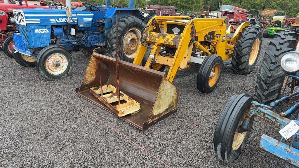 Massey Ferguson 2135 Equipment Image0